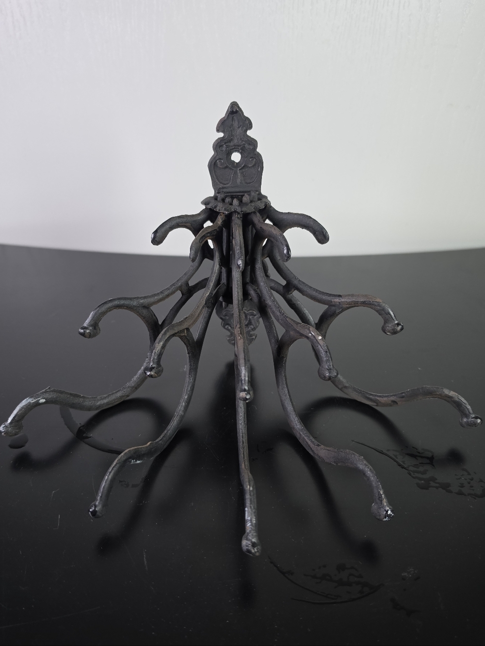 Antique-Style Iron Coat Or Display Stand
